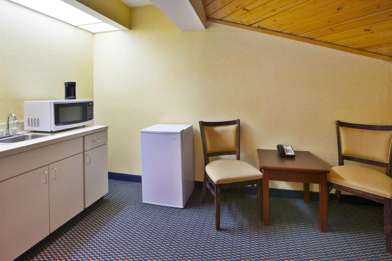 Quality Inn Marshall Near I-69 Extérieur photo