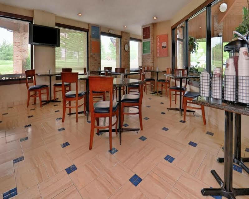 Quality Inn Marshall Near I-69 Extérieur photo
